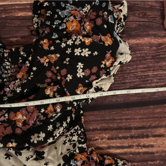 Women’s Floral Angie Twist Front Crop Top with Smock Back Size XL - Picture 5 of 6